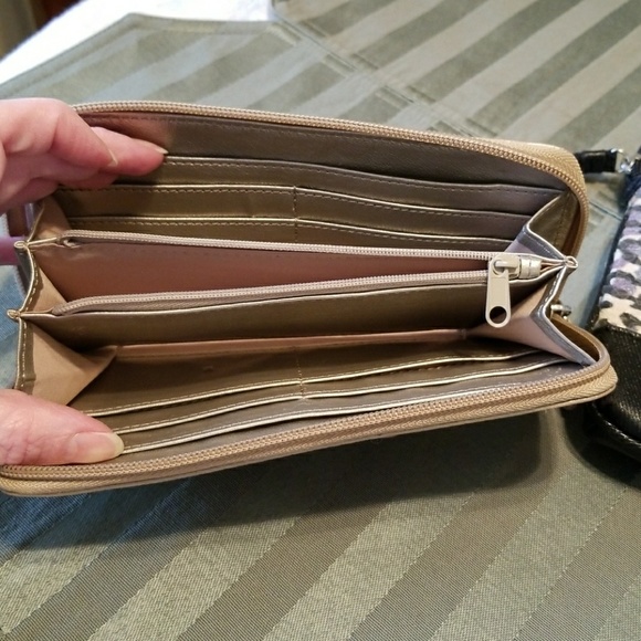 Nine West Bow Wallet and Leopard Zip Pouch - Picture 2 of 8